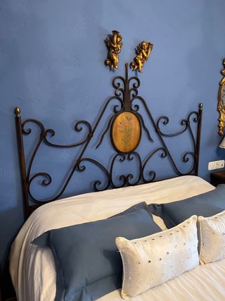 CABECERO DE FORJA Y MADERA CAMA MATRIMONIO 1,50 M