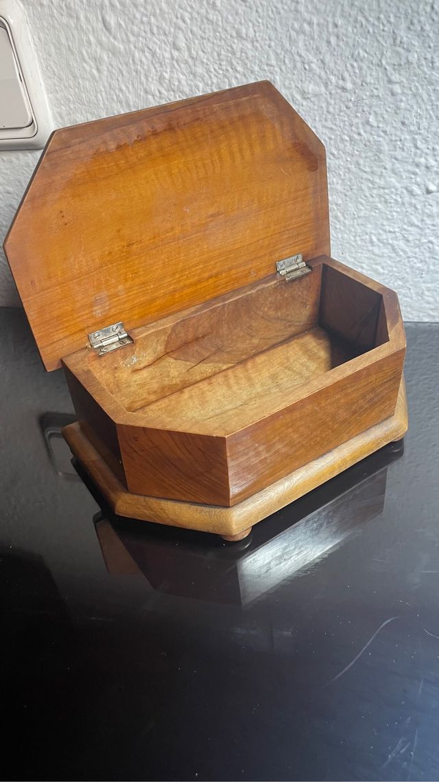 GUARDA CARTAS Y CAJA OBJETOS ESCRITORIO