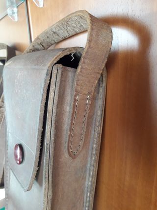 Funda antigua de cuero para cámaras de fuelle