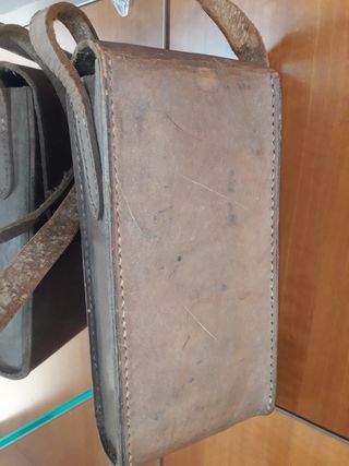 Funda antigua de cuero para cámaras de fuelle