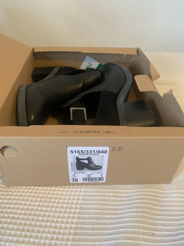 botines negros hebilla plata