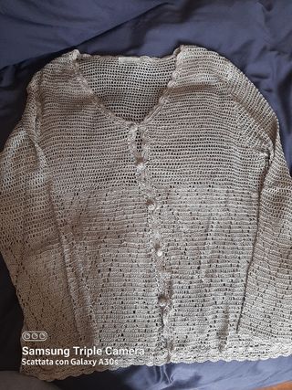 Cardigan in cotone con lavorazione all'uncinetto.