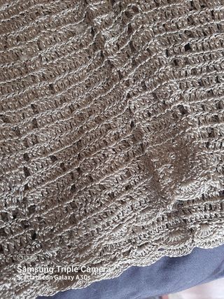 Cardigan in cotone con lavorazione all'uncinetto.