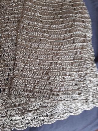 Cardigan in cotone con lavorazione all'uncinetto.