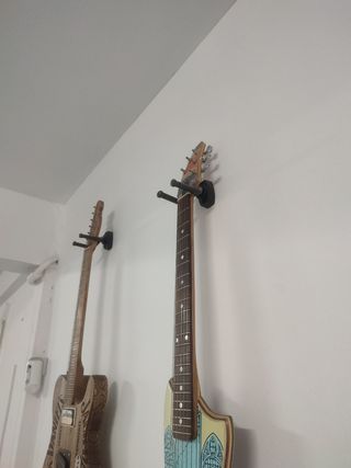 Colgador de pared para instrumentos de cuerda