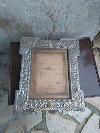 marco plateado.Muy antiguo.Portaretratos.