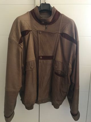 cazadora de cuero marron