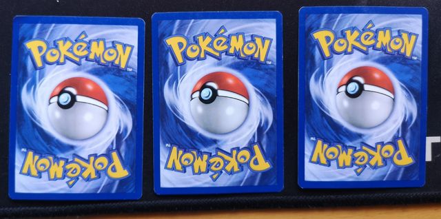 Cartas y Pegatinas Pokemon