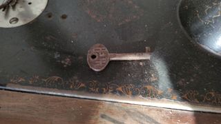 MAQUINA DE COSER ALFA (ANTIGUA)