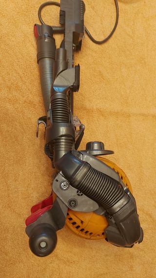 Bloque Dyson DC24 Funcionando. 