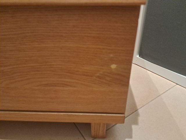 mesita de dormitorio