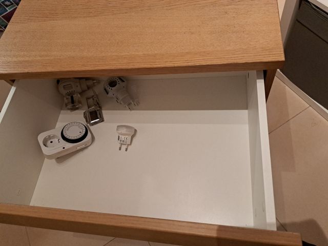 mesita de dormitorio