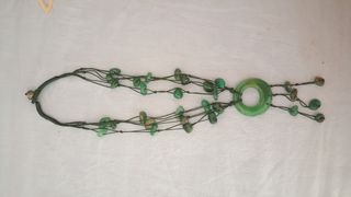 Elegante collana in giadite