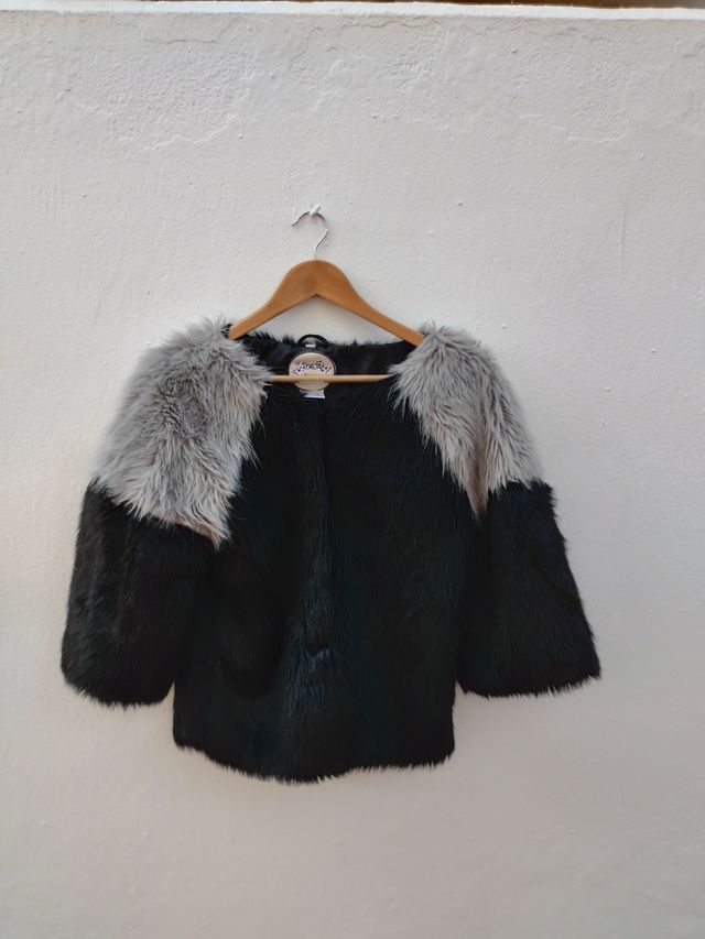 Chaqueta de piel sintética.