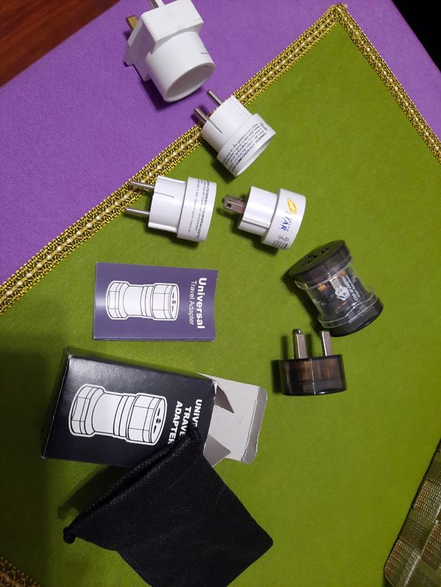 Adaptador universal enchufe