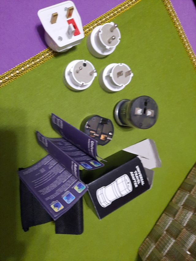 Adaptador universal enchufe