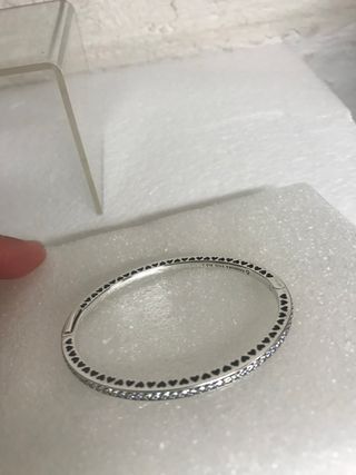 PULSERA RÍGIDA PLATA PANDORA CIRCONITAS/cereza