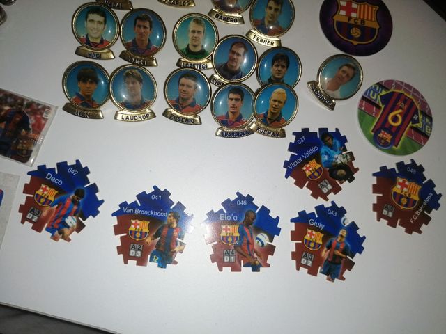 lote de pins flaps tazos fútbol club barcelona