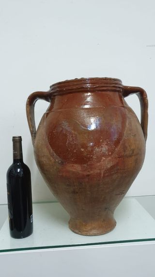 Antigua orza conquense de mandil.