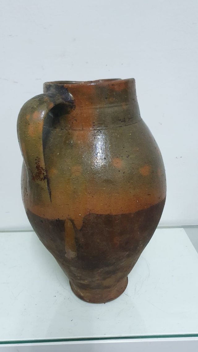 Olla, puchero gran tamaño.