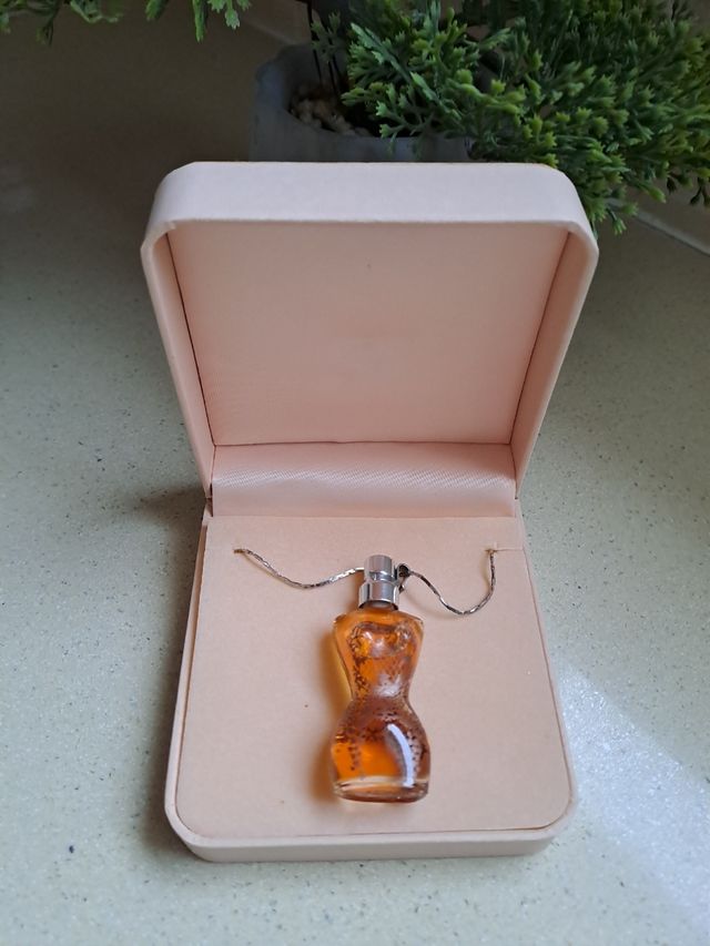 Ciondolo Joya perfumum Classique Gaultier in miniatura