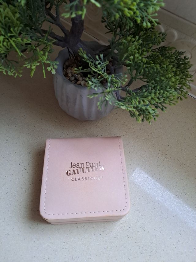 Ciondolo Joya perfumum Classique Gaultier in miniatura