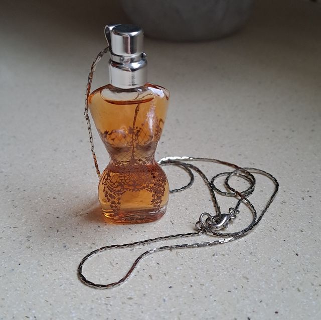 Ciondolo Joya perfumum Classique Gaultier in miniatura