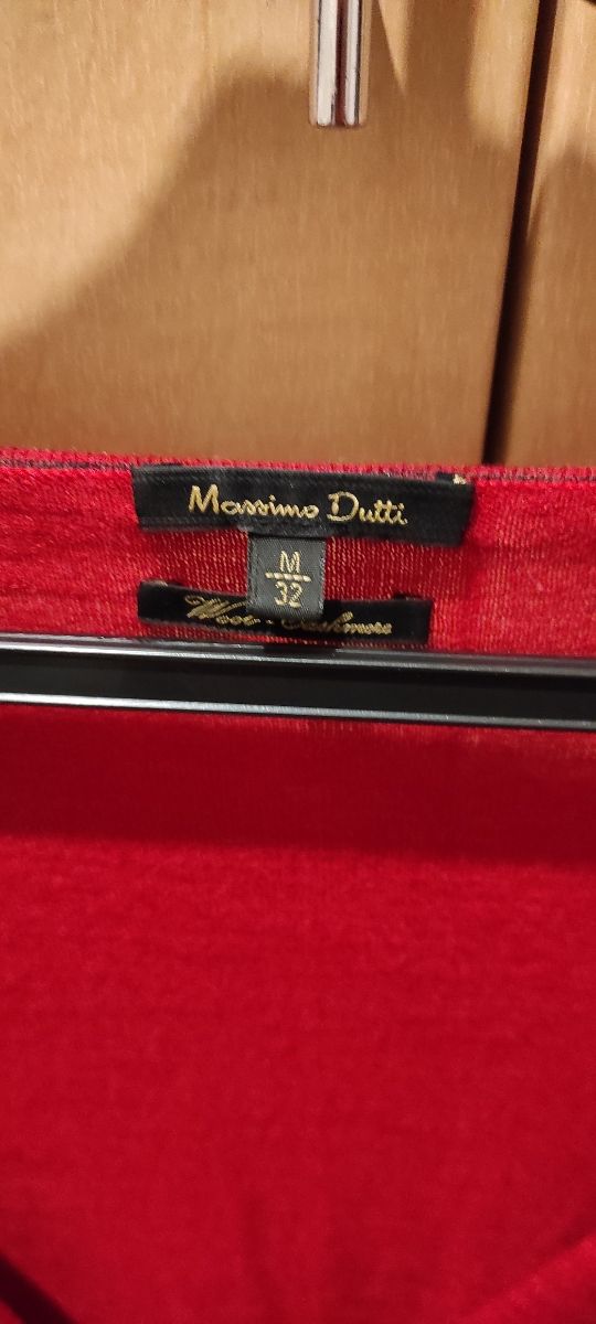 Rebeca roja Massimo Dutti