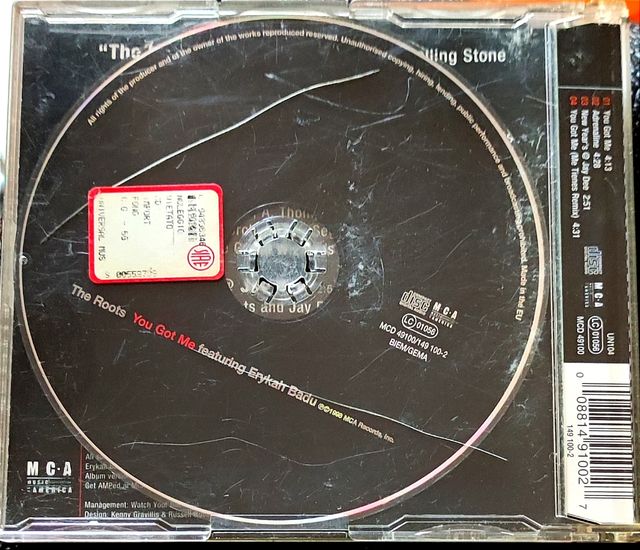 THE ROOTS feat. Erykah Badu "YOU GOT ME"