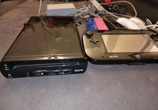 Nintendo Wii U, 6 juegos, 4 mandos y 2 Micrófonos