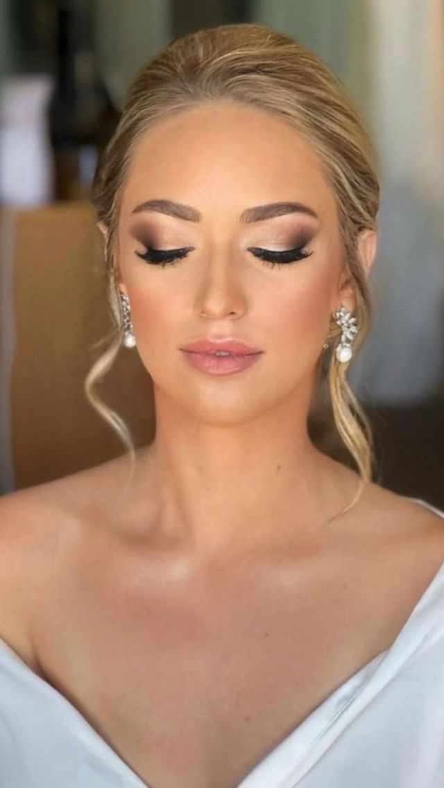 Maquilladora profesional novia