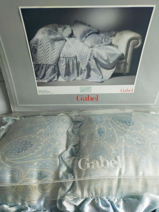 copriletto matrimoniale con cuscini