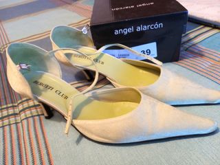 zapatos y bolso abalorios verdes claros