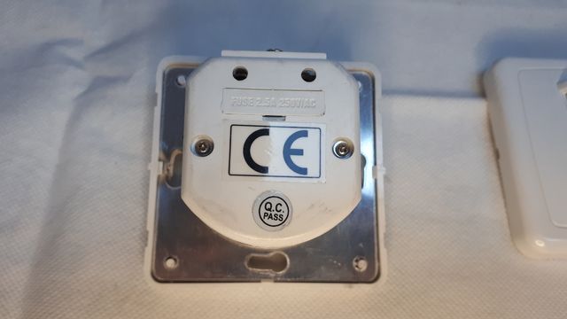 Interruptor con sensor de movimiento y sonido