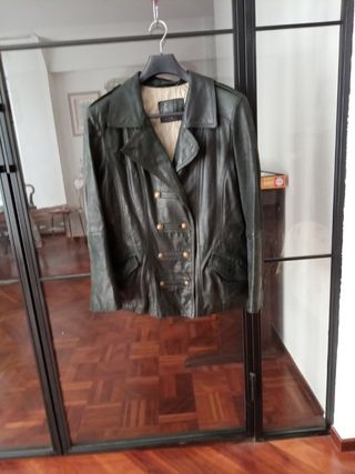 Chaqueta cuero negra