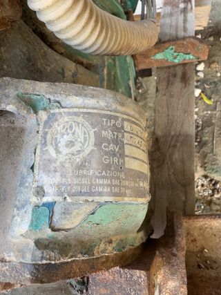 Motor de barco ARONA AD 290 - Inversora HURTH