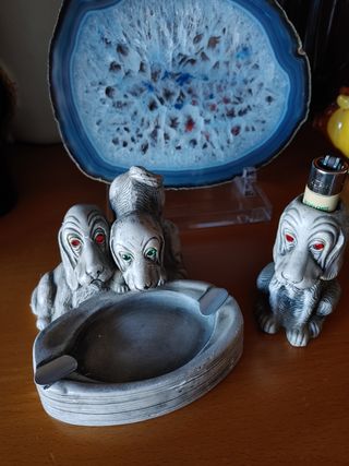 Juego de cenicero y mechero,perritos de piedra