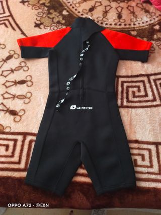 traje neopreno niños como nuevo!!