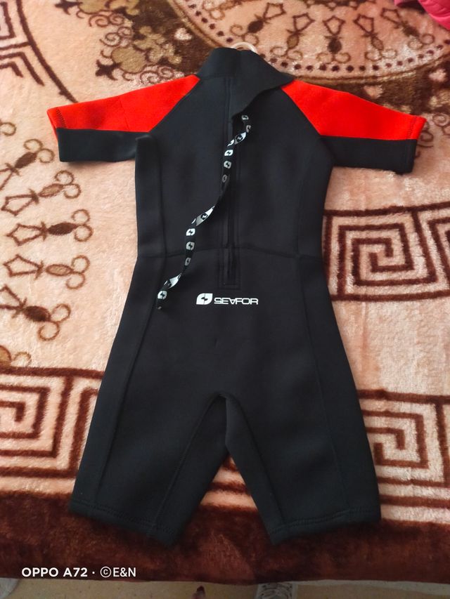 traje neopreno niños como nuevo!!