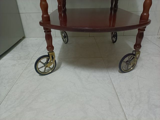 CAMARERA DE MADERA PATAS TORNEADAS