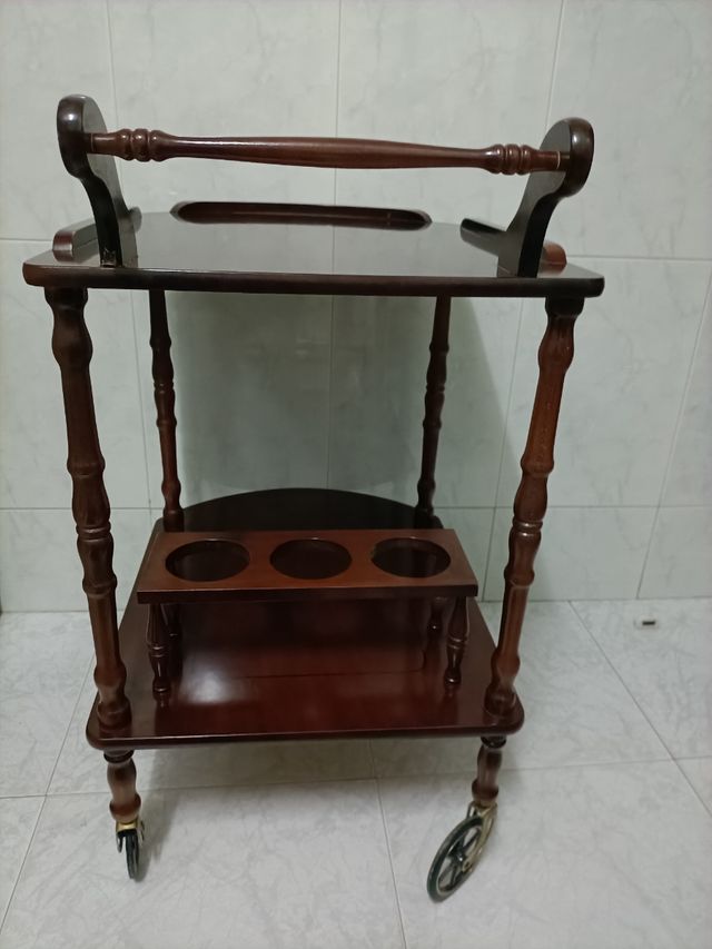 CAMARERA DE MADERA PATAS TORNEADAS