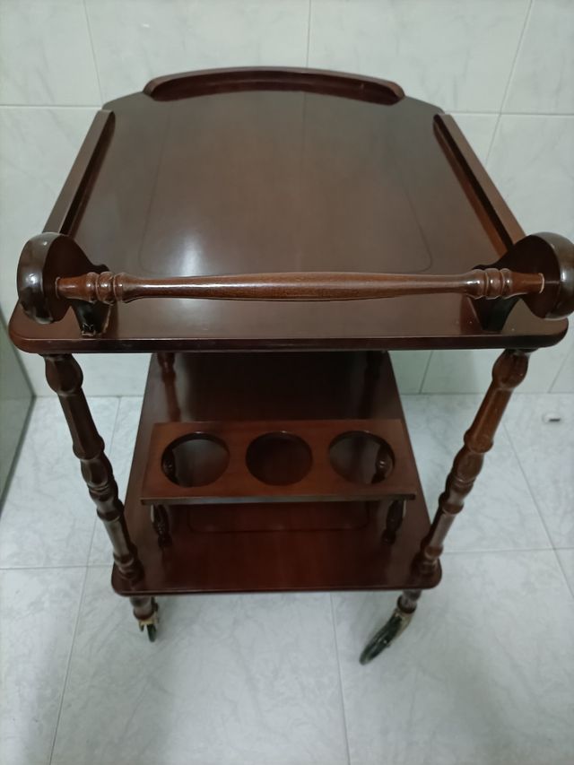 CAMARERA DE MADERA PATAS TORNEADAS