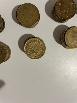 80 monedas de 1 peseta (1966)