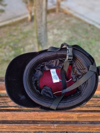 Lote hípica: 2 cascos 8-10 años + chaleco