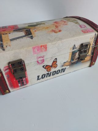 Scatola bauletto portagioie Londra London UK clip