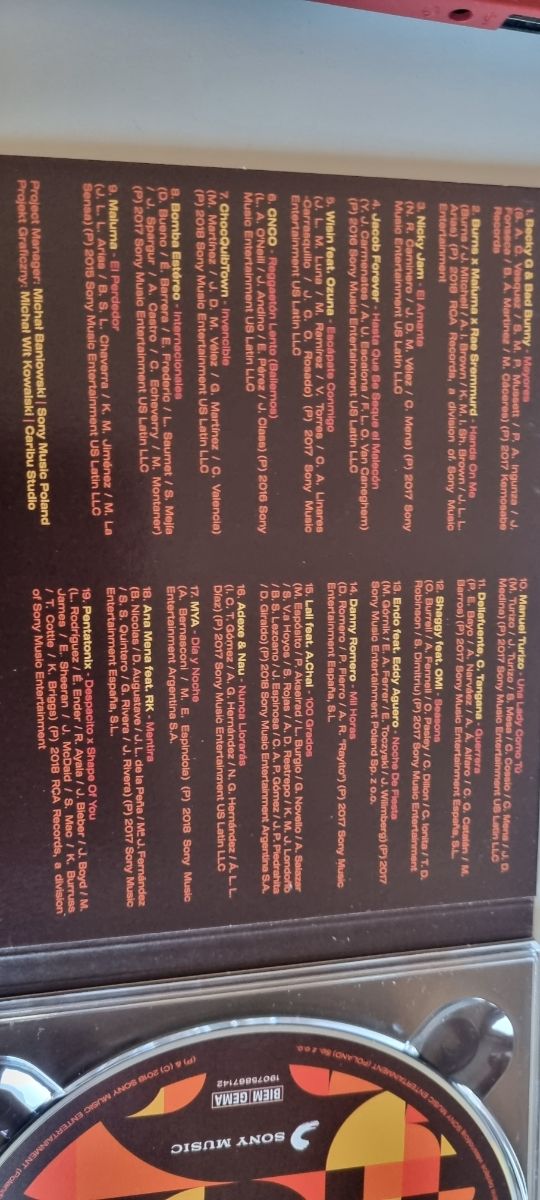 CD de Musica Latino y Reggaeton