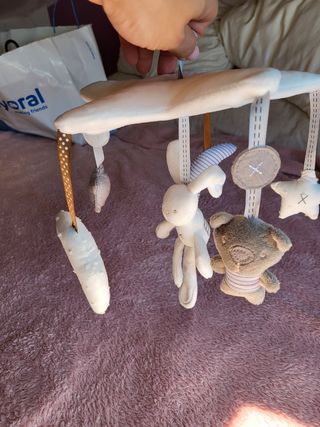 Juguete giratorio bebé móvil musical