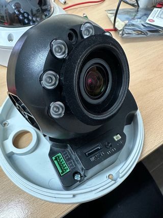 Cámara domo IP IDIS DC-D3533RX