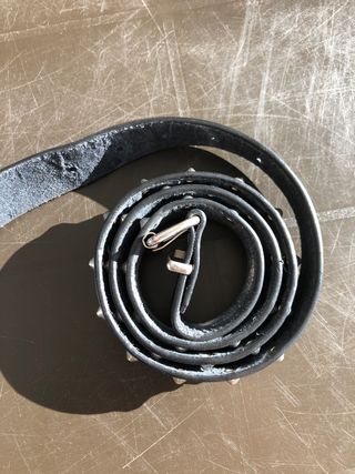 Cinturones con clavos