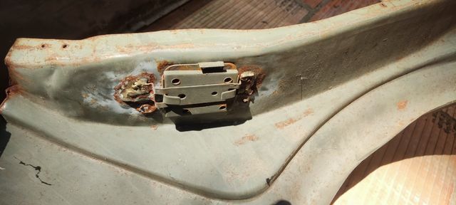 Morris 1100-1300 alerta trasera izquierda